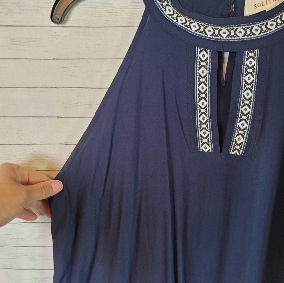 SOLITAIRE NAVY BLUE EMBROIDERED HALTER BLOUSE, SZ LARGE - Picture 7 of 8